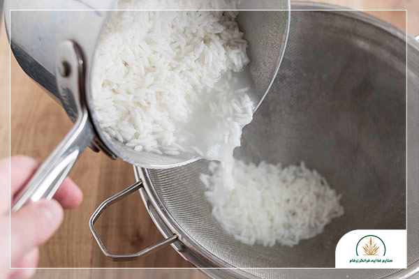 آبکش کردن برنج هاشمی اعلا